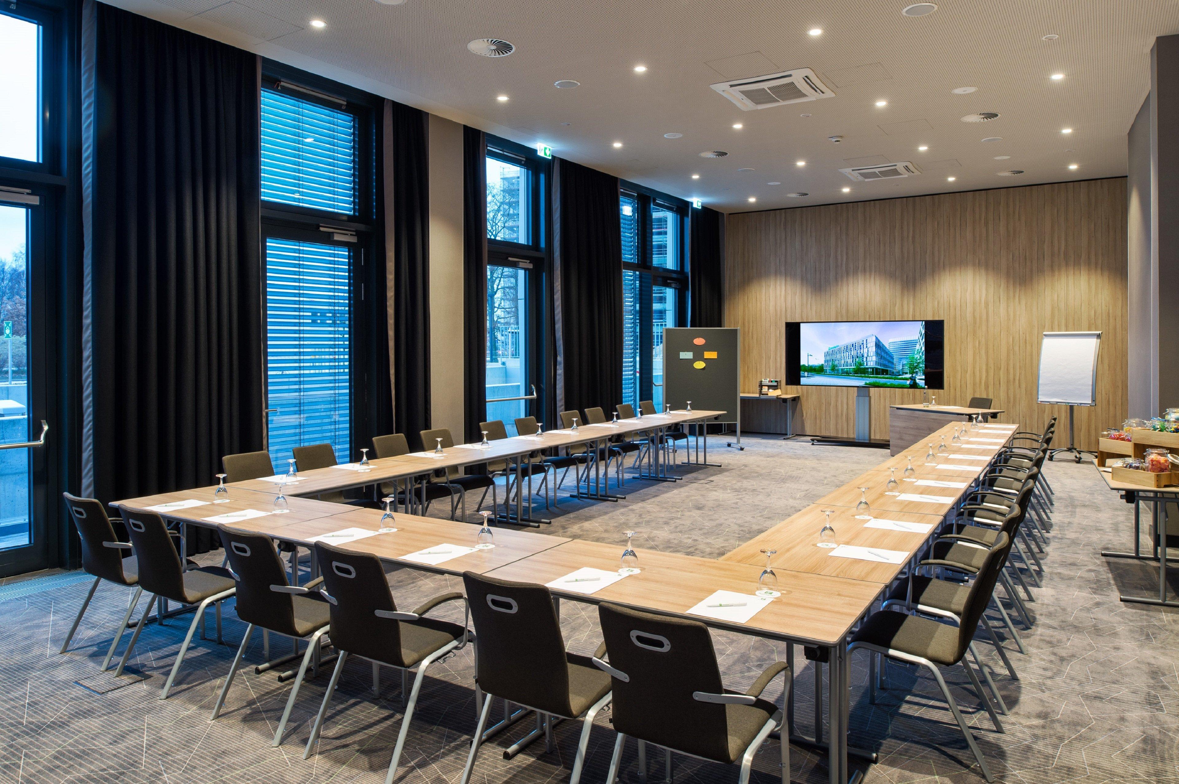 Frankfurt Airport By Ihg Hotel 4*