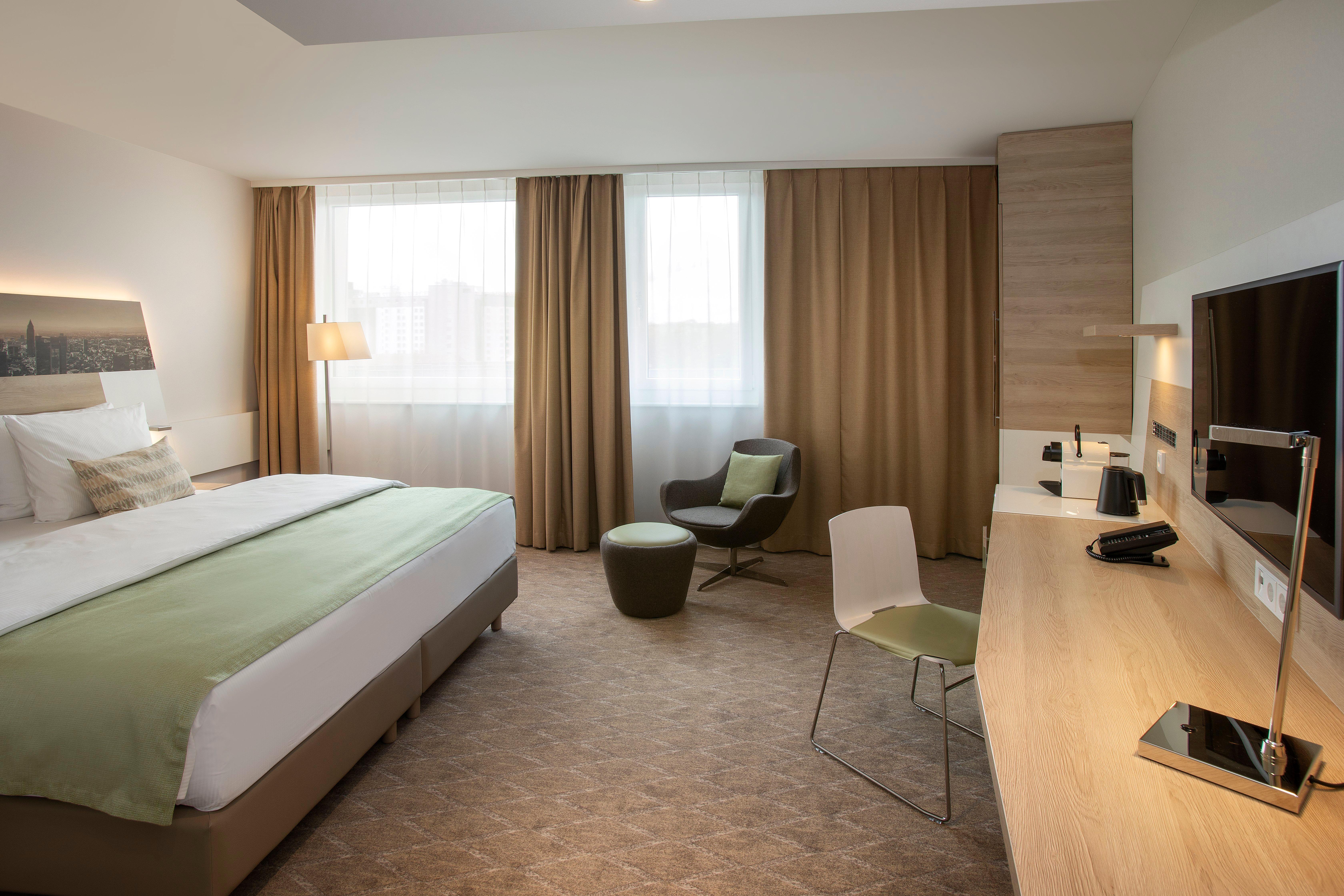 Hotel Frankfurt Airport By Ihg 4*